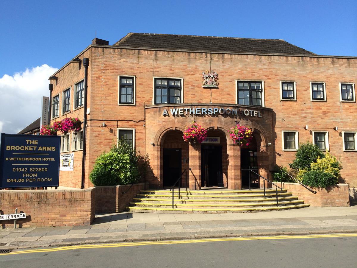 The Brocket Arms Wetherspoon Hotel Wigan Exterior photo